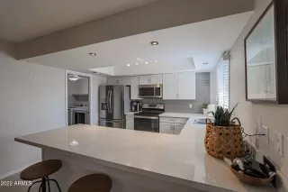 Photo #5: 6396155 Listing