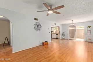 Photo #6: 6396330 Listing