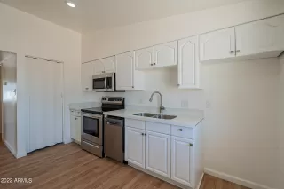 Photo #5: 6396417 Listing