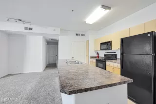 Photo #5: 6396745 Listing