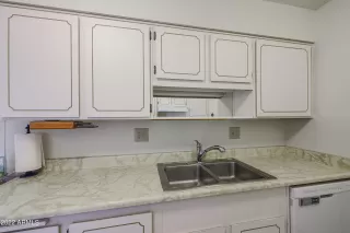 Photo #4: 6396938 Listing