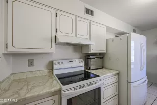 Photo #5: 6396938 Listing