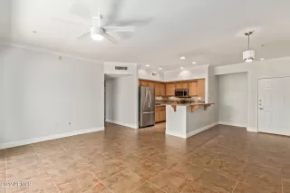 Photo #5: 6397193 Listing