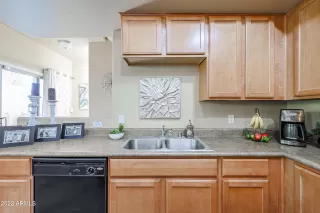 Photo #3: 6397396 Listing