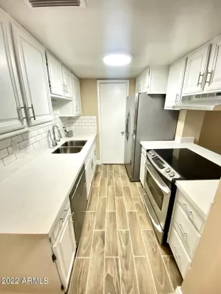 Photo #4: 6397405 Listing 
