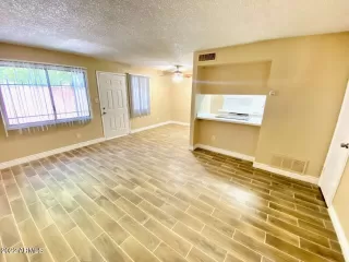Photo #6: 6397405 Listing 