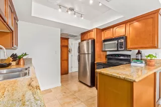 Photo #5: 6397460 Listing