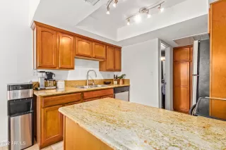 Photo #6: 6397460 Listing