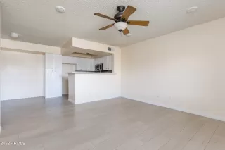 Photo #5: 6397776 Listing