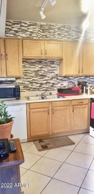 Photo #6: 6397795 Listing