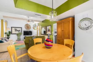 Photo #5: 6397988 Listing