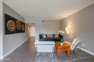 Photo #4: 6398090 Listing