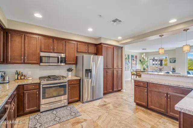 MLS: 6398138 Condo For Sale