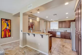 Photo #3: 6398138 Listing