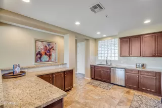 Photo #5: 6398138 Listing