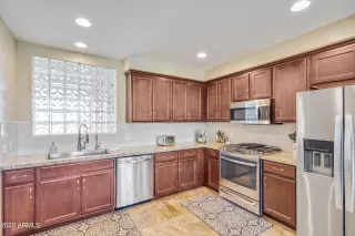 Photo #6: 6398138 Listing