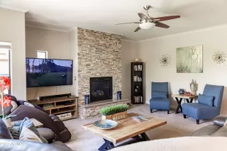 Photo #4: 6398333 Listing
