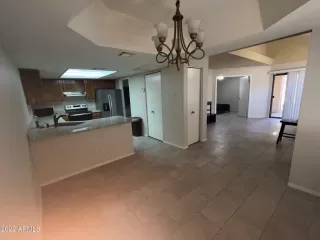 Photo #5: 6398553 Listing