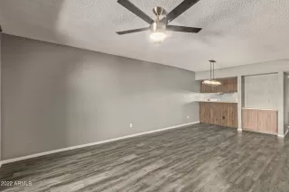 Photo #6: 6398886 Listing