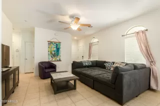 Photo #6: 6398922 Listing