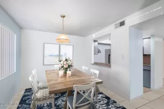 Photo #6: 6398952 Listing