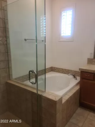 Photo #4: 6398984 Listing