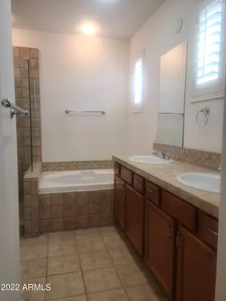 Photo #6: 6398984 Listing