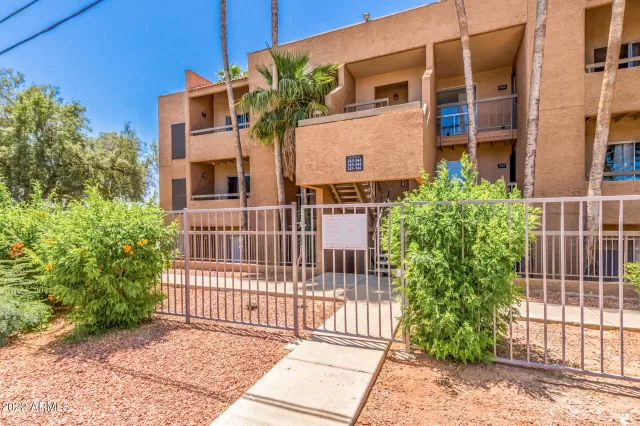 MLS: 6399032 Condo For Sale