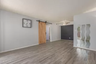 Photo #6: 6399032 Listing