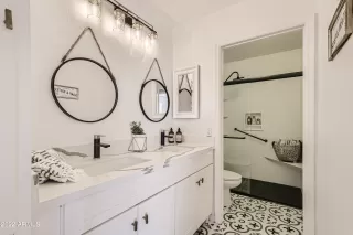 Photo #4: 6399219 Listing 