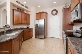 Photo #5: 6399335 Listing