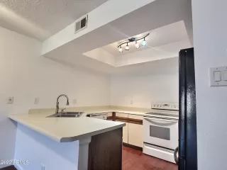 Photo #4: 6399348 Listing