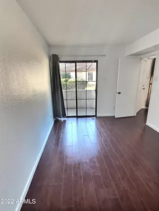 Photo #5: 6399348 Listing