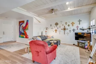 Photo #5: 6399603 Listing