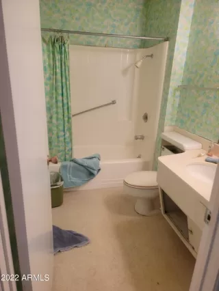 Photo #6: 6399748 Listing