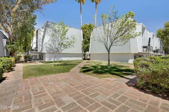 MLS: 6399936 Condo For Sale