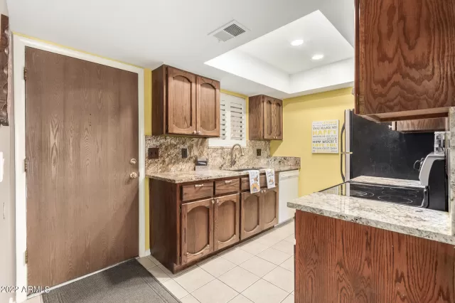 MLS: 6400051 Condo For Sale