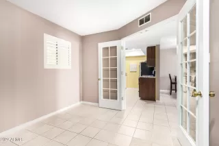 Photo #5: 6400051 Listing