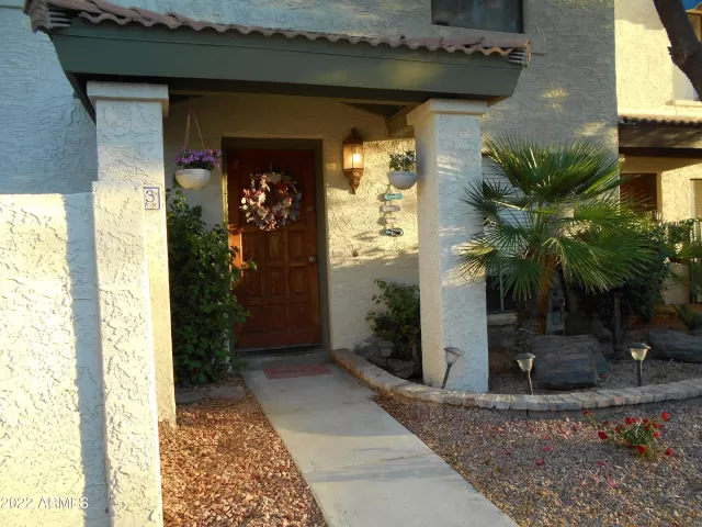 MLS: 6400085 Condo For Sale