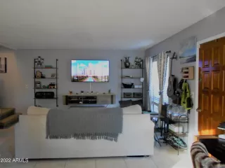 Photo #3: 6400085 Listing