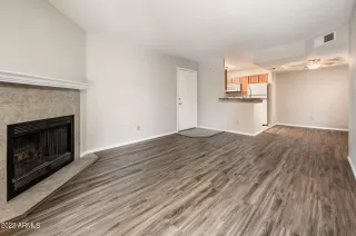 Photo #5: 6400092 Listing