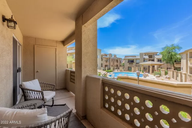 MLS: 6400200 Condo For Sale