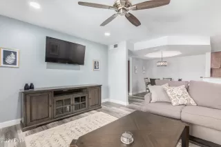 Photo #3: 6400200 Listing 