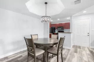 Photo #5: 6400200 Listing 