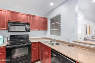 Photo #6: 6400200 Listing 