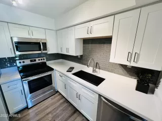 Photo #1: 6400309 Listing 