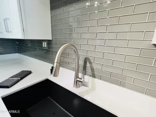 Photo #4: 6400309 Listing 