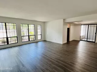 Photo #5: 6400309 Listing 