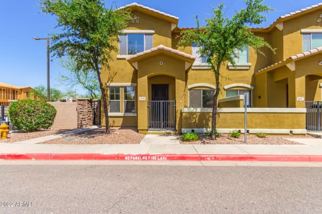 MLS: 6400570 Condo For Sale