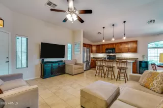 Photo #6: 6400598 Listing 